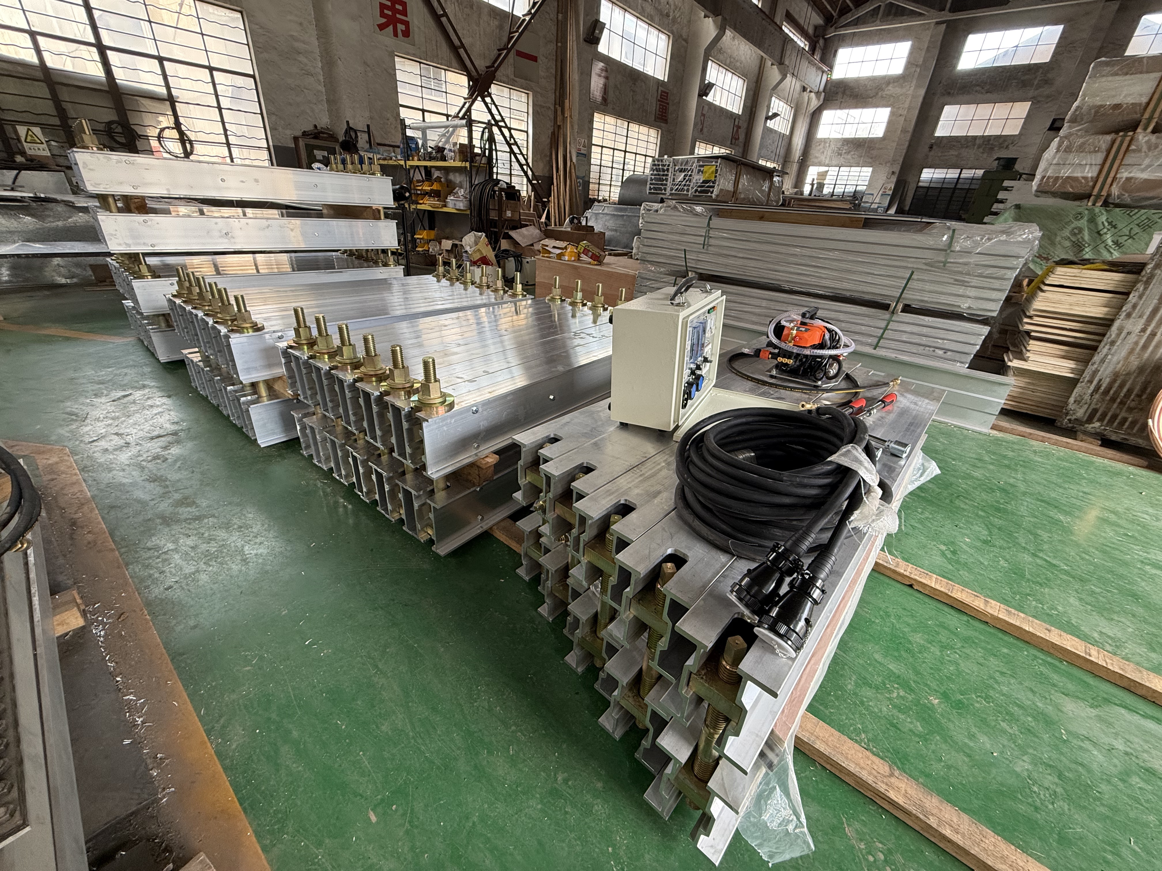 Vulcanizer Main Beam