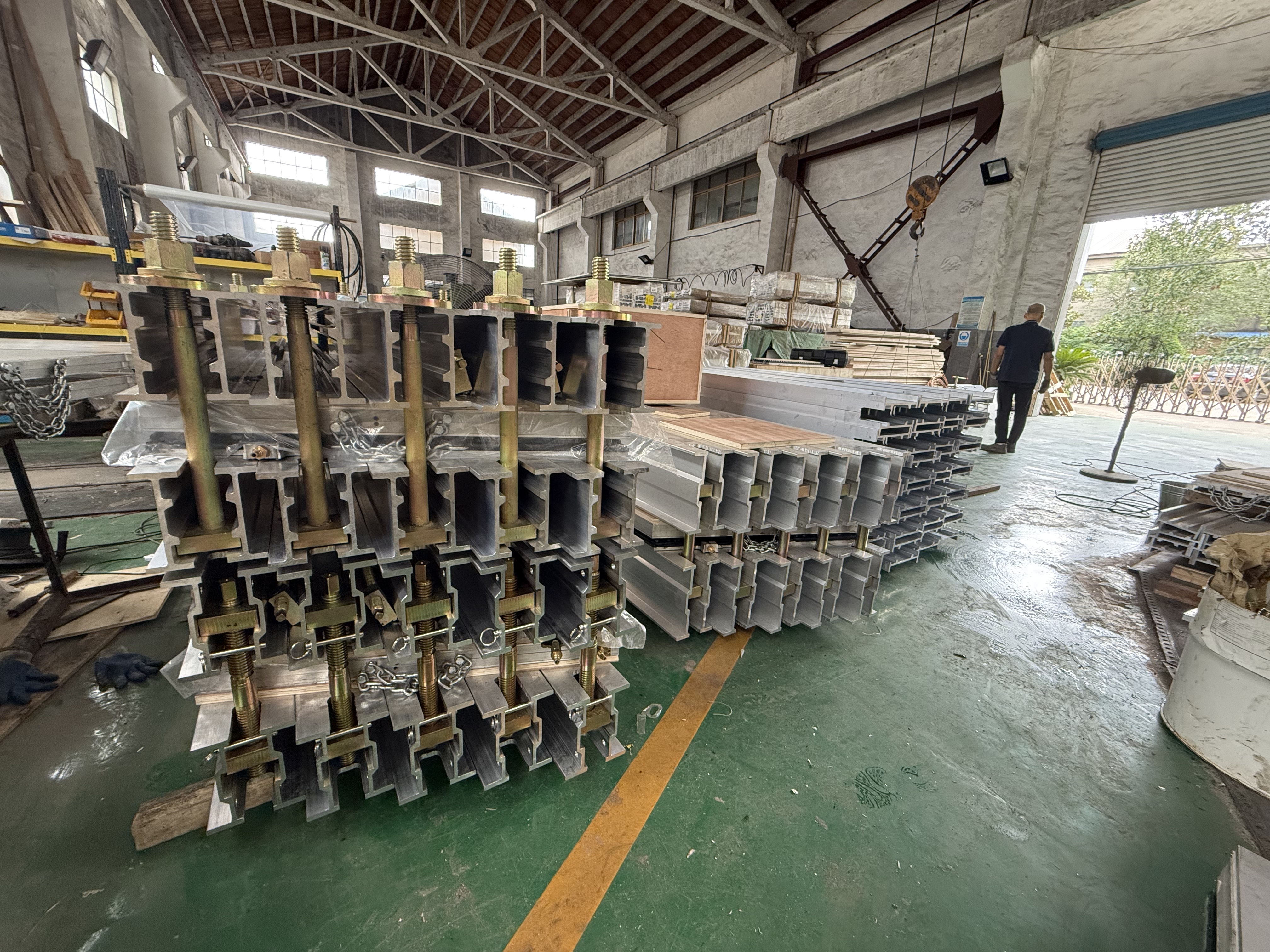 Vulcanizer Main Beam